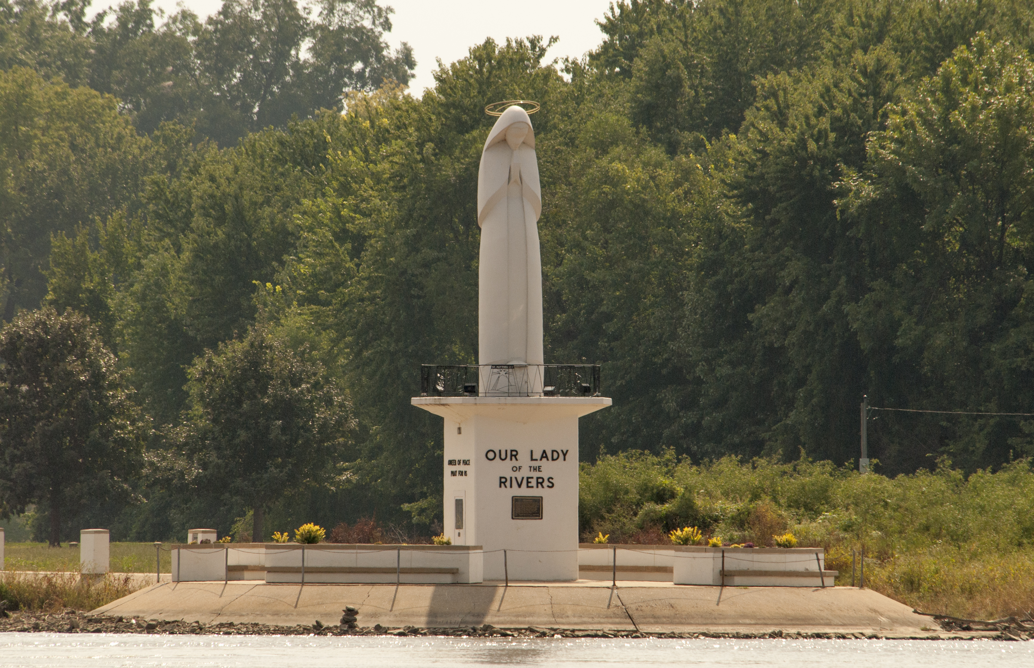 Our-Lady-of-the-Rivers-Shrine-Near-Confluence-of-Mississippi.-Missourri-and-Illinois-Rivers